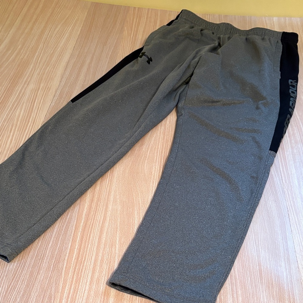 Under Armour drawstring sweatpants gray black